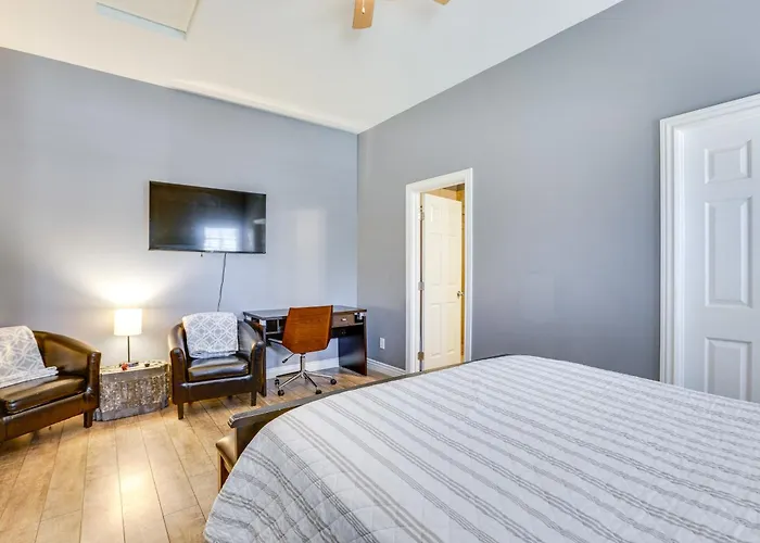 Apartment 2 Mi To Chase Field & Phx Arena!